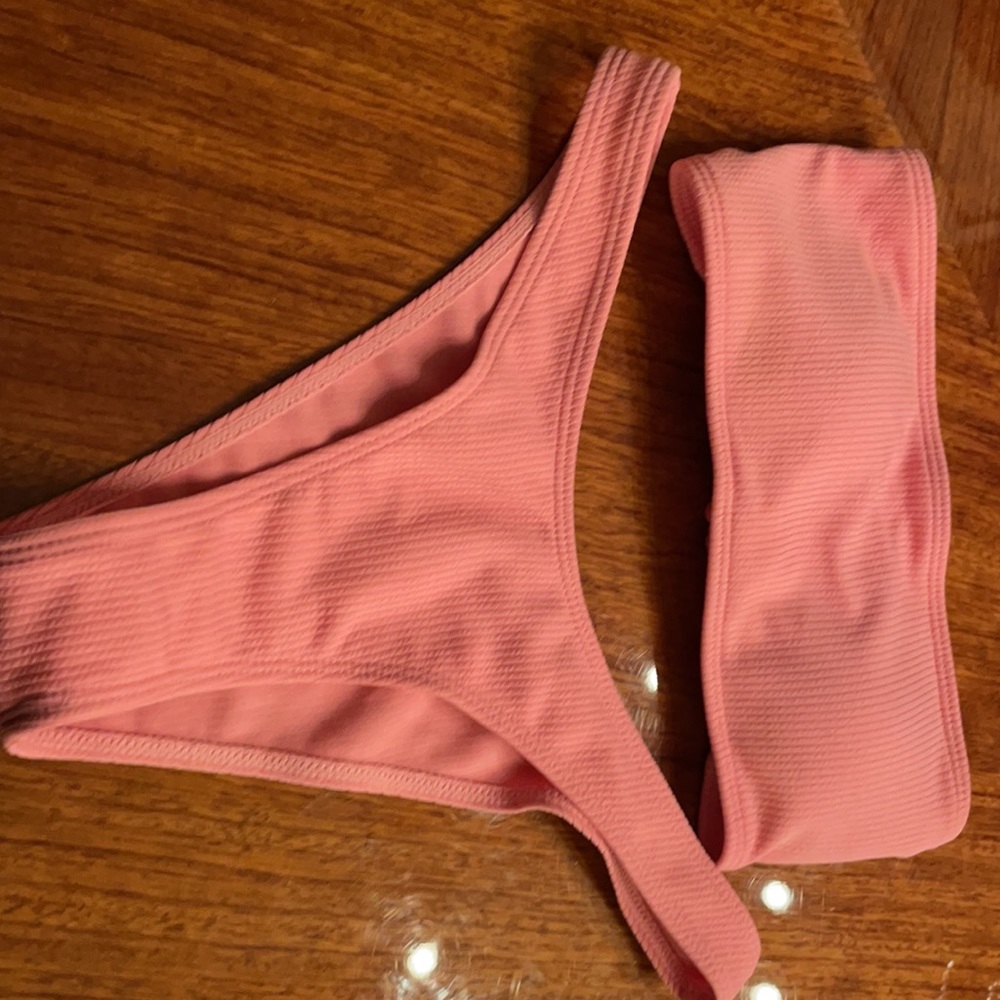 Pink bikini - Picture 4 of 5
